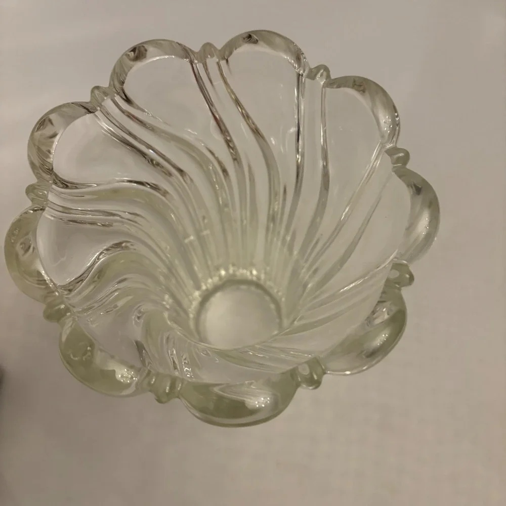 1990s Mikasa Clear Glass Swirl Vase Fluted‎ Petal Top Heavy Mid Century Modern
